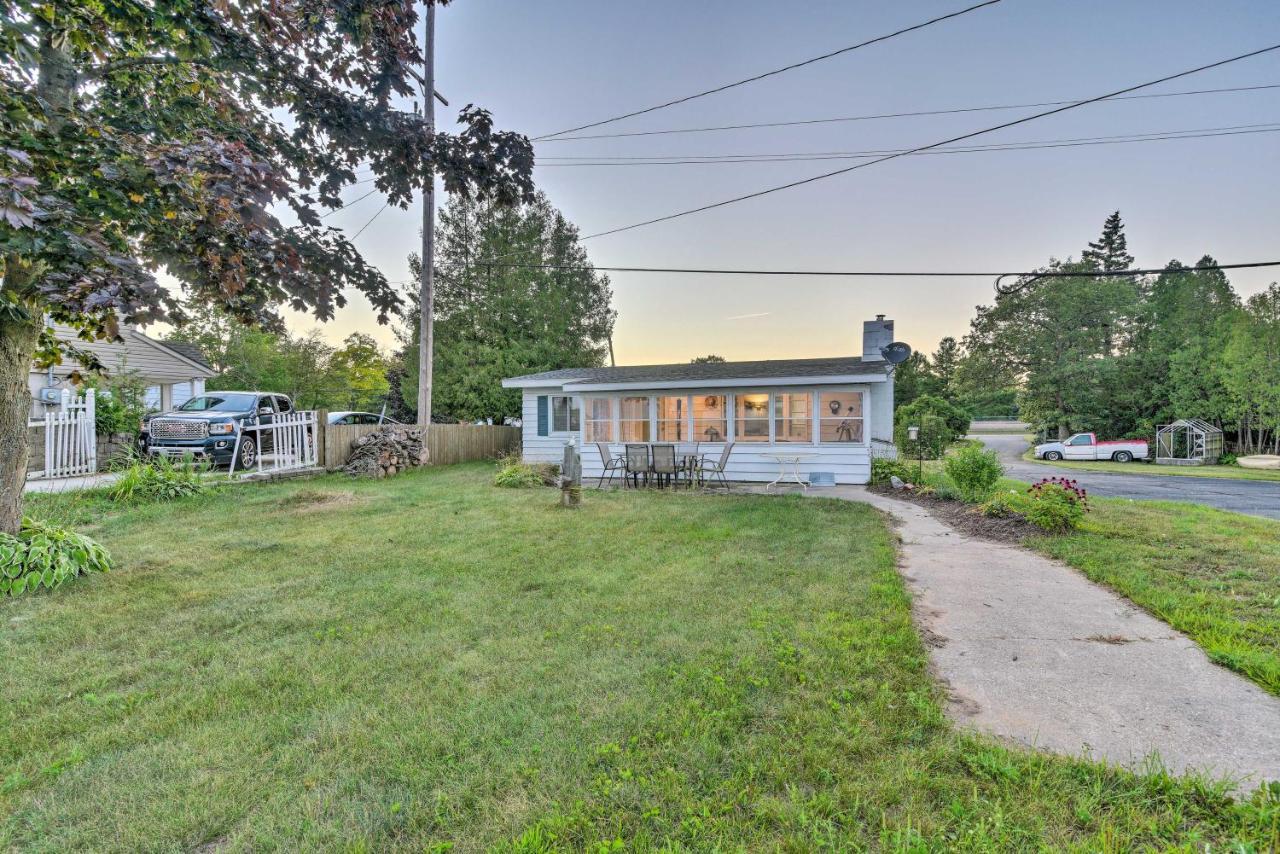 East Tawas Cabin With Lake Huron Access And Views מראה חיצוני תמונה