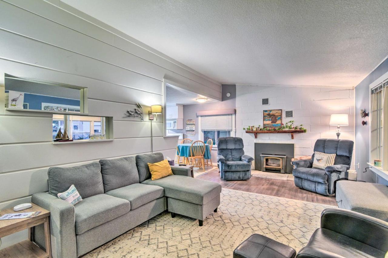 East Tawas Cabin With Lake Huron Access And Views מראה חיצוני תמונה