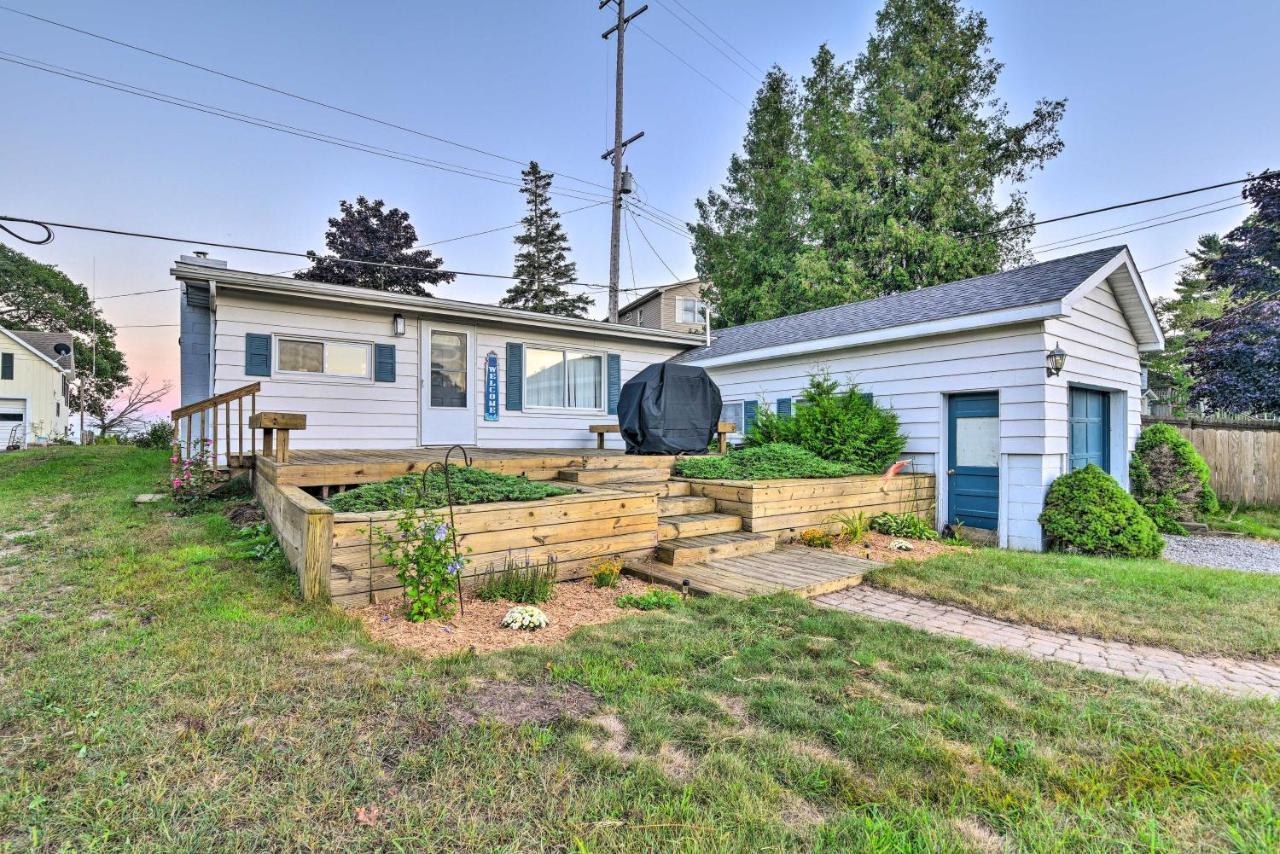 East Tawas Cabin With Lake Huron Access And Views מראה חיצוני תמונה